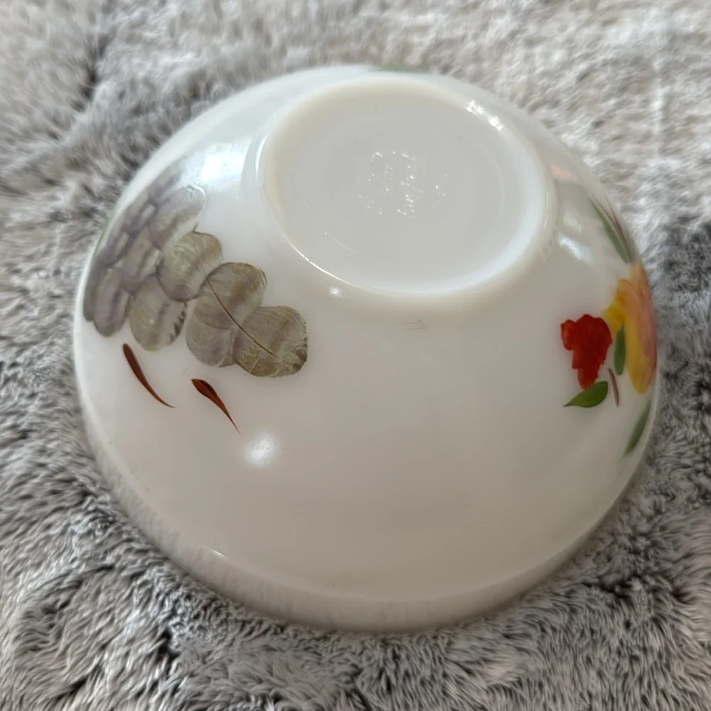 VTG‎ Anchor Hocking Fire King Gay Fad Fruit Hand Painted Milk Glass Mixing Bowl